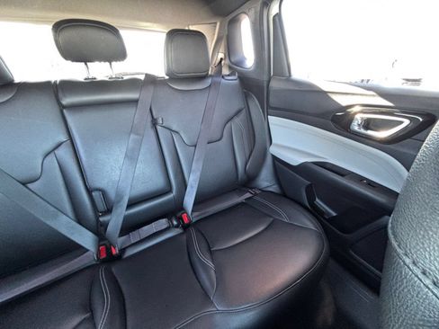 Used 2025 Jeep Compass Limited AWD/4WD image 38