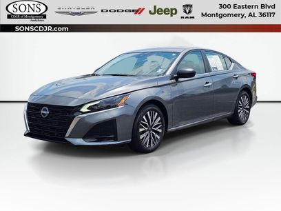 Used 2025 Nissan Altima 2.5 SV