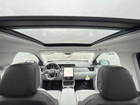 New 2026 GMC Terrain Denali w/ LPO, Floor Liner Package image 27