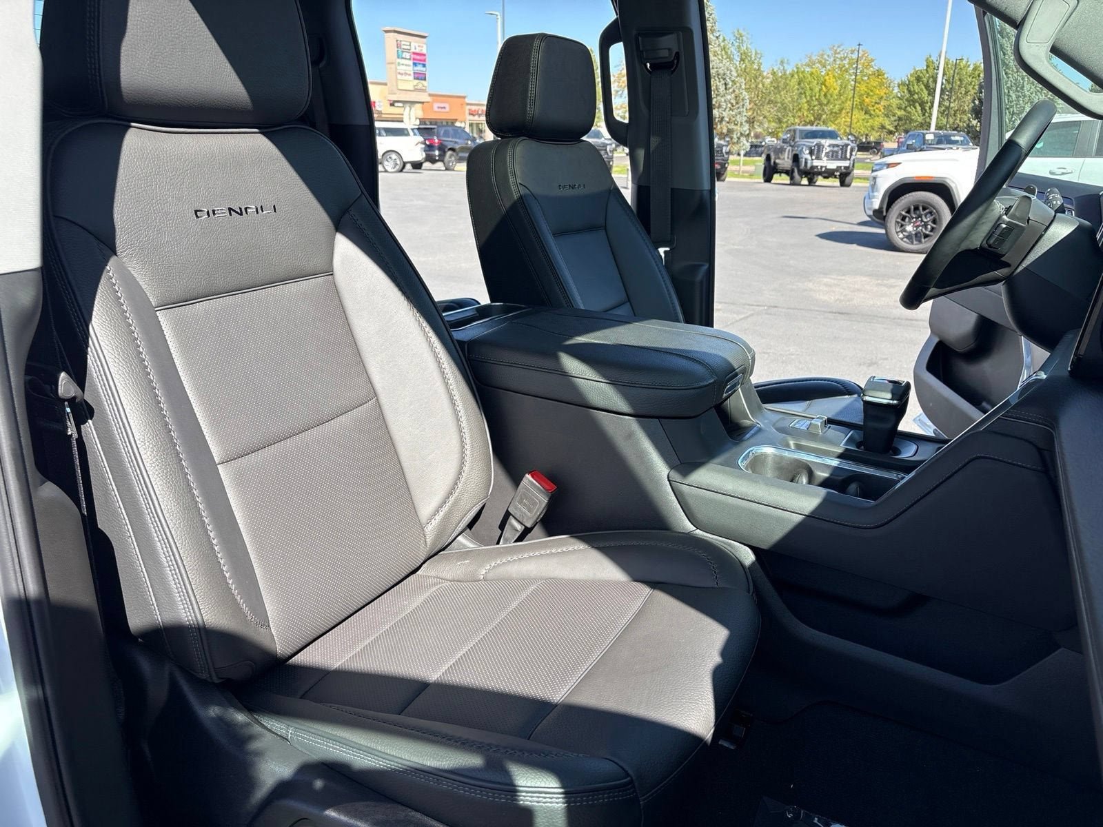 Used 2025 GMC Sierra 1500 Denali w/ Denali Reserve Package AWD/4WD image 19