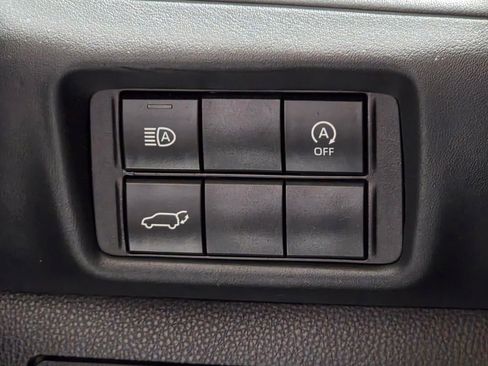 Used 2023 Toyota Highlander XLE FWD image 34
