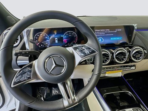 New 2025 Mercedes-Benz GLA 250 image 11