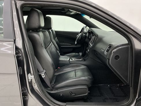 Used 2020 Dodge Charger SXT w/ Leather Interior Group RWD image 15