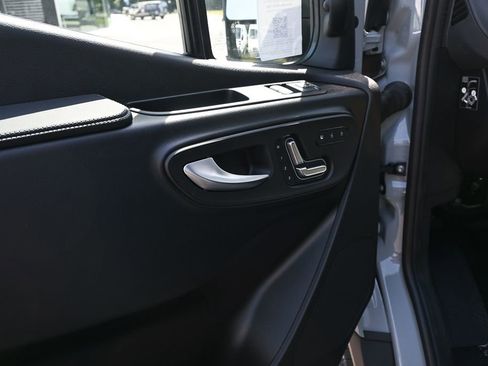 Used 2025 Mercedes-Benz Sprinter 2500 image 7