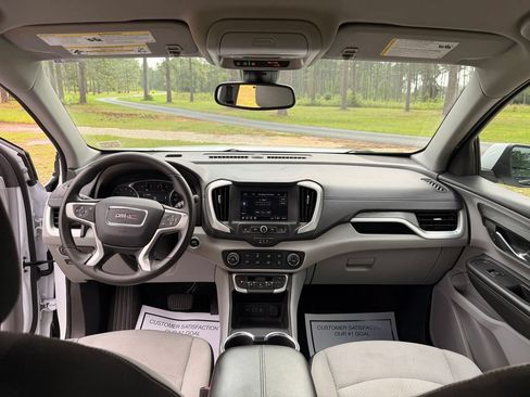 Used 2024 GMC Terrain SLE FWD image 14