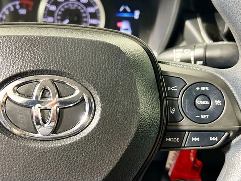 Used 2022 Toyota Corolla LE image 19