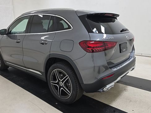 Used 2026 Mercedes-Benz GLA 250 w/ Sun & Sound Package image 4