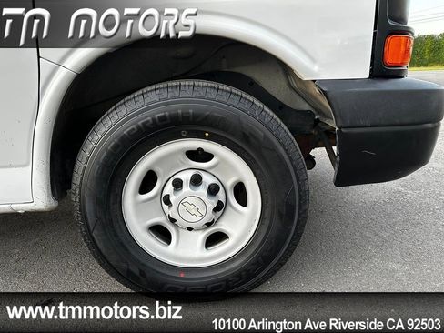 Used 2007 Chevrolet Express 2500 image 10