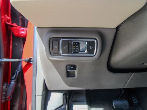 Used 2025 Lincoln Nautilus Reserve AWD/4WD image 20