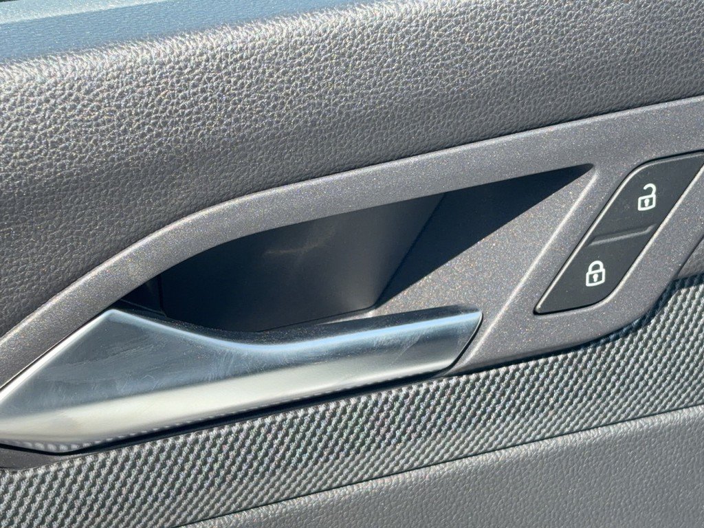 New 2026 Volkswagen GTI SE FWD image 18