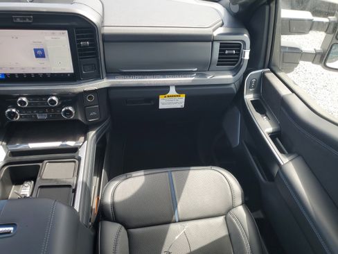 New 2025 Ford F250 Platinum w/ FX4 Off-Road Package image 13