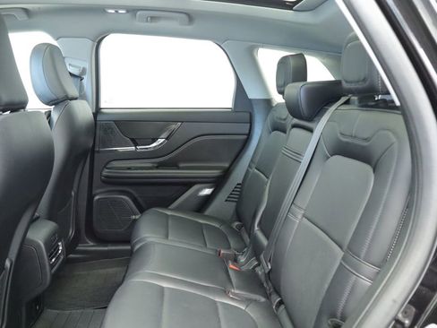 Used 2022 Lincoln Corsair AWD w/ Premium Package image 22