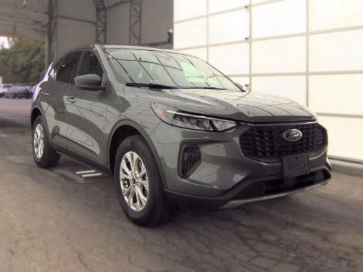 Used 2025 Ford Escape Active AWD/4WD image 6