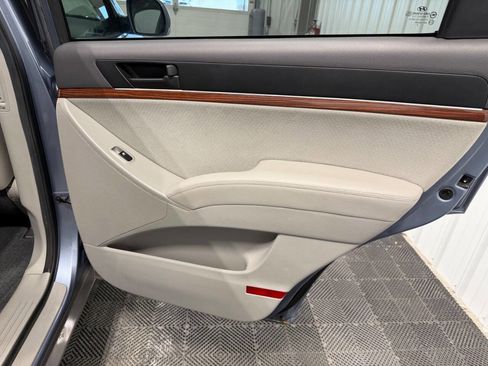 Used 2010 Hyundai Veracruz GLS image 21