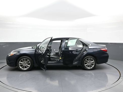 Used 2017 Toyota Camry SE FWD image 42