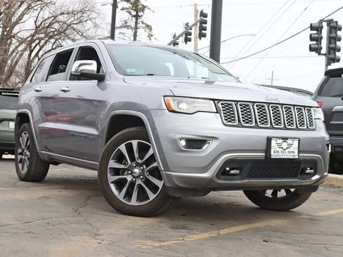 Used 2017 Jeep Grand Cherokee Overland AWD/4WD image 8