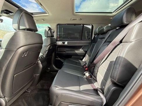 Used 2025 Hyundai Santa Fe Limited AWD/4WD image 21
