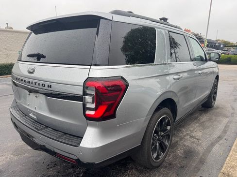 Used 2024 Ford Expedition Limited AWD/4WD image 5