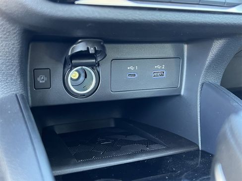 New 2025 Nissan Versa SR image 12