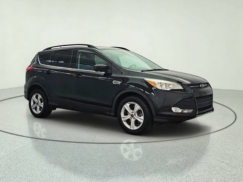 Used 2016 Ford Escape SE w/ Equipment Group 201A AWD/4WD image 8