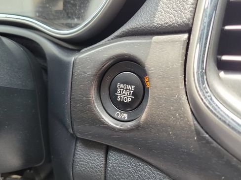 Used 2018 Jeep Grand Cherokee Laredo RWD image 21