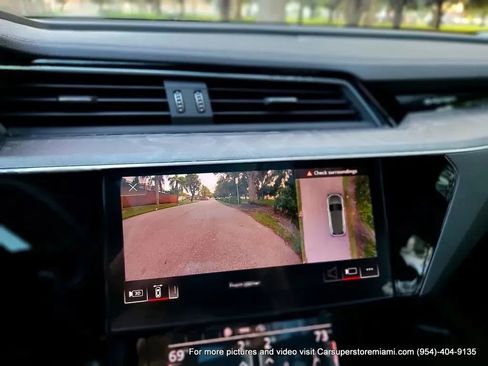 Used 2021 Audi e-tron Premium Plus w/ Premium Plus Package image 67