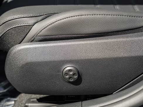 New 2026 Mercedes-Benz C 300 4MATIC Sedan image 34