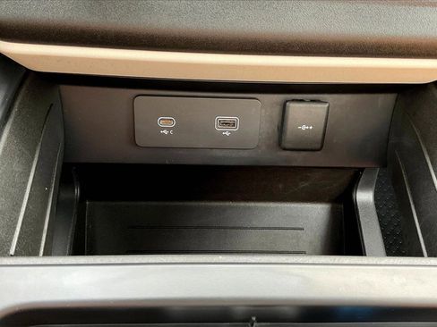 Certified 2023 Land Rover Defender 130 SE image 16