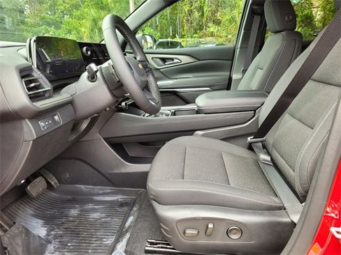 New 2025 Chevrolet Traverse LT w/ Driver Confidence Package image 10