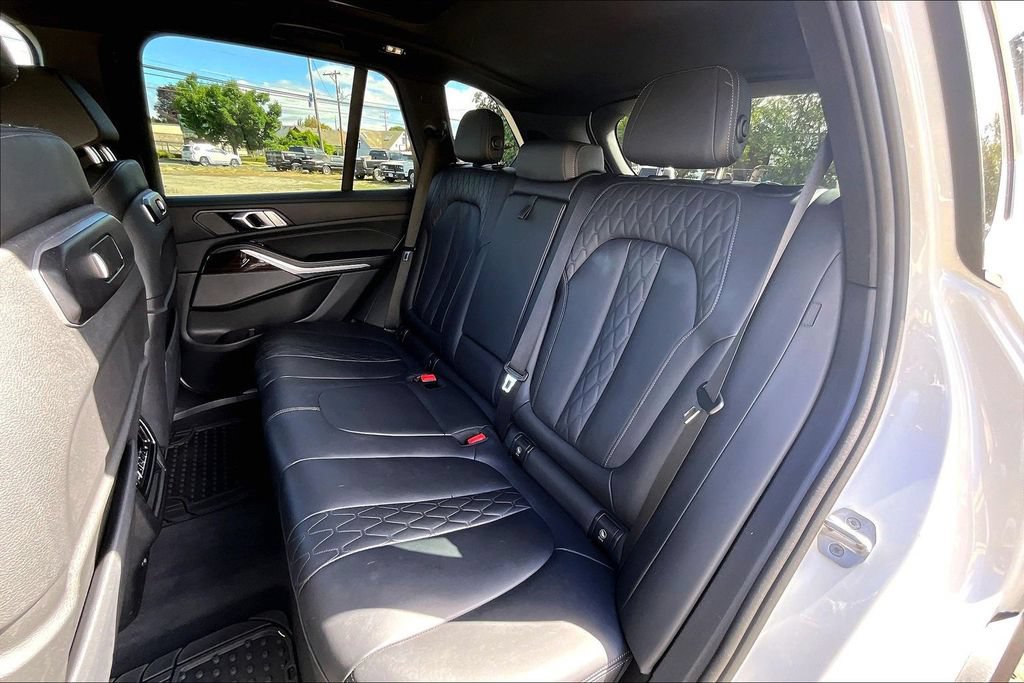 Used 2025 BMW X5 xDrive50e AWD/4WD image 21