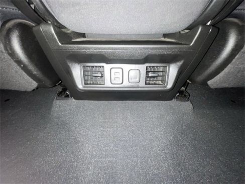 Used 2022 Chevrolet Silverado 1500 LT image 21