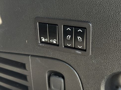 Used 2017 Cadillac Escalade Premium Luxury image 42