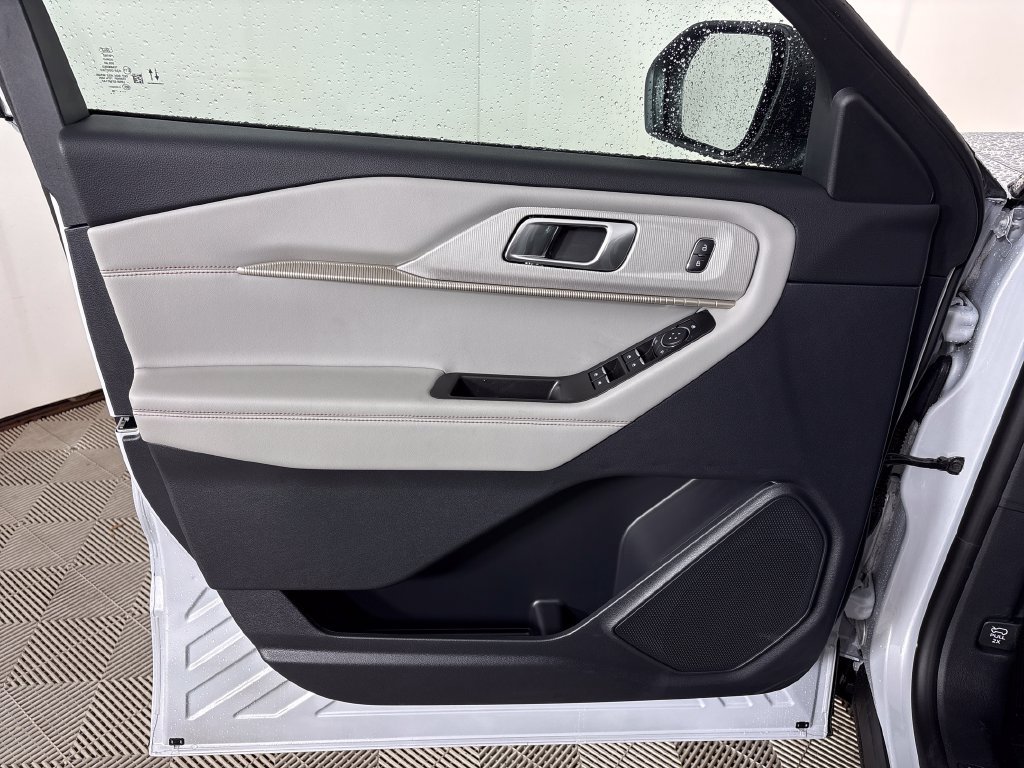 New 2026 Ford Explorer Active w/ Active Comfort Package RWD image 15