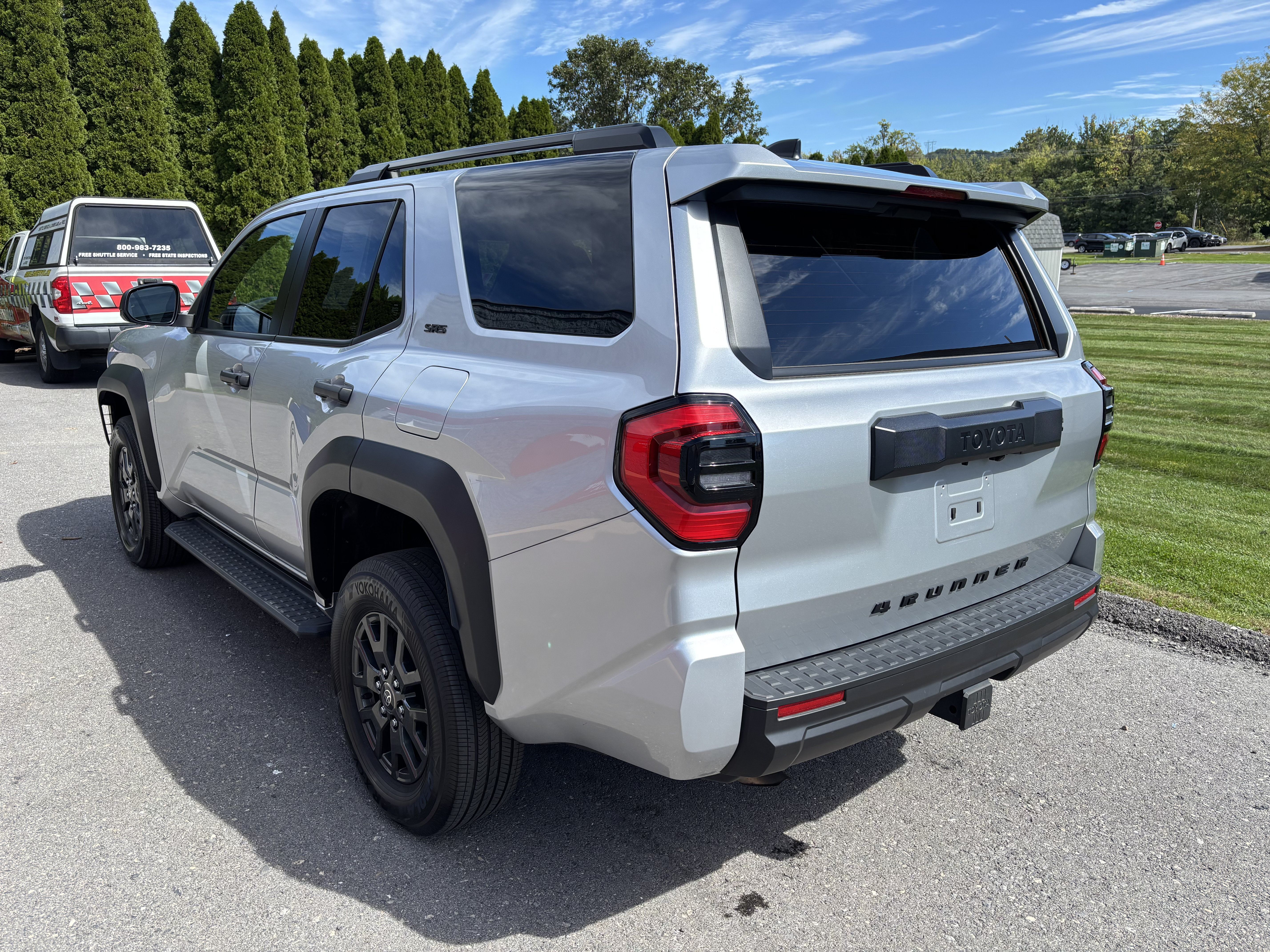 Used 2025 Toyota 4Runner SR5 AWD/4WD image 6