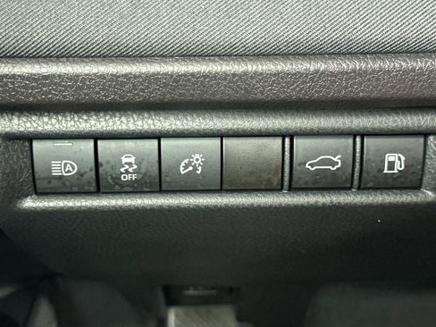 Used 2025 Toyota Camry LE image 30