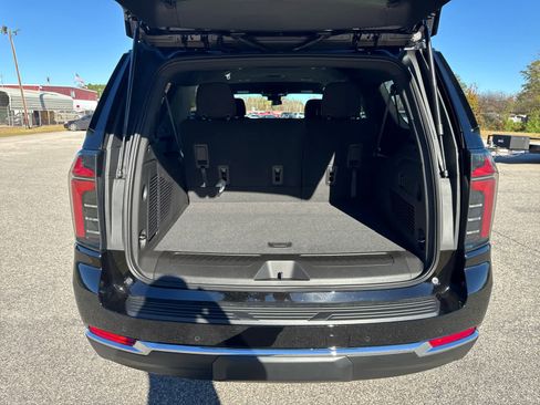 New 2026 Chevrolet Suburban LS image 13