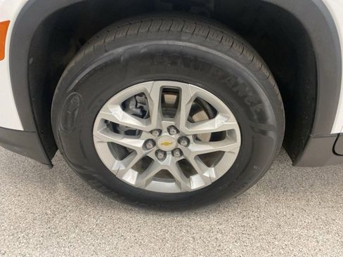 Certified 2022 Chevrolet Traverse LS image 11