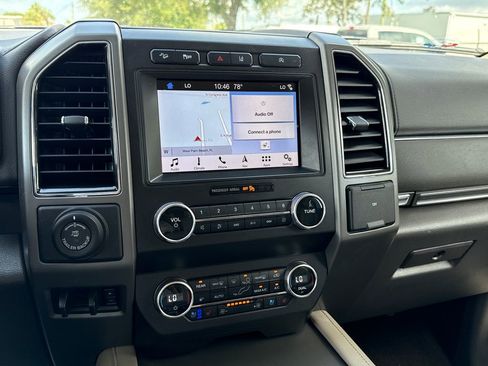 Used 2019 Ford Expedition Max XLT w/ Equipment Group 202A AWD/4WD image 21