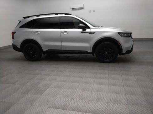 Used 2022 Kia Sorento S image 11