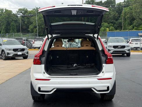 Certified 2023 Volvo XC60 T8 Ultimate w/ Climate Package AWD/4WD image 5
