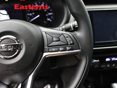 Used 2021 Nissan Kicks SV FWD image 16