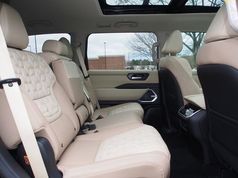 New 2026 Nissan Armada Platinum image 13