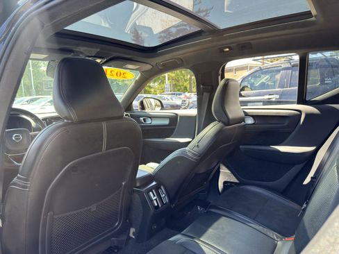 Used 2021 Volvo XC40 P8 Recharge w/ Advanced Package AWD/4WD image 26