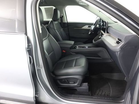 Certified 2025 Ford Explorer Active w/ Active Comfort Package AWD/4WD image 70