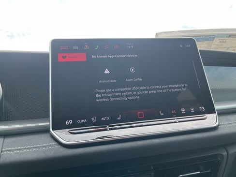 New 2026 Volkswagen Tiguan SE R-Line FWD image 16