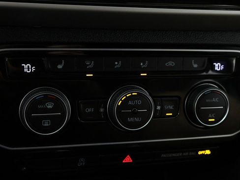 Used 2022 Volkswagen Atlas Cross Sport SE image 48