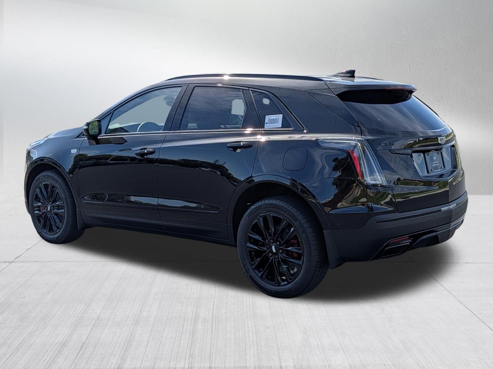 New 2026 Cadillac XT5 Sportv w/ LPO, Onyx Lite Package AWD/4WD image 4