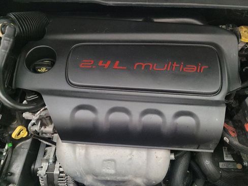Used 2018 Jeep Compass Latitude FWD image 30