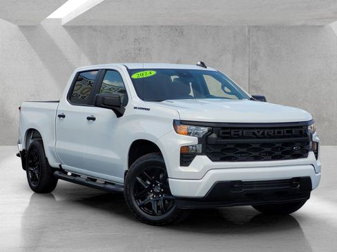 Used 2024 Chevrolet Silverado 1500 Custom w/ Turbomax Blackout Package image 1