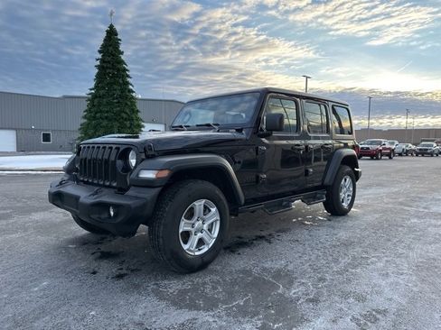 Used 2023 Jeep Wrangler Sport S image 3